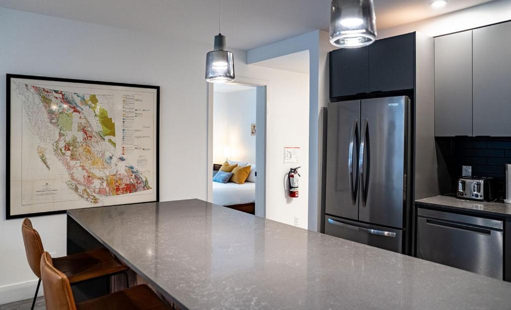 Revel In The Stoke By Revelstoke Vacations Apartment Luaran gambar